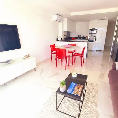 2P Luxe Neuf,Dernier Etage,Front De Mer Juan Les Pins,Wifi * Antibes