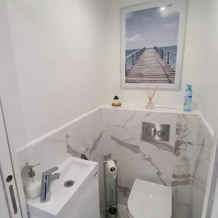 Appartement 2P Luxe Neuf,Dernier Etage,Front De Mer Juan Les Pins,Wifi Antibes